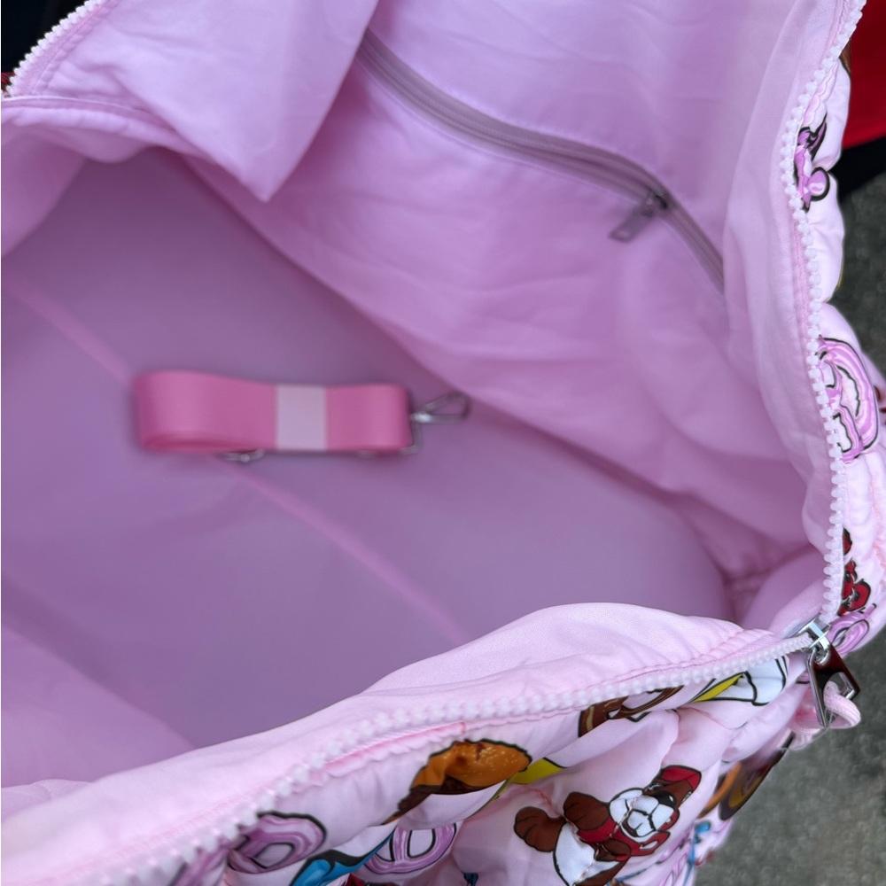 Pink Buc-ee’s Quilted Snack Print Duffel Bag - Picture 4 of 5